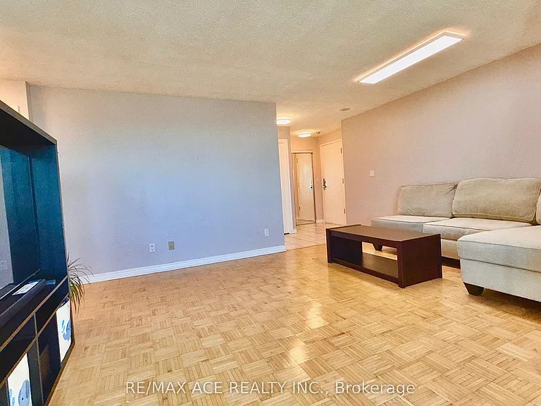 68 Corporate Dr #2026 — Photo 2