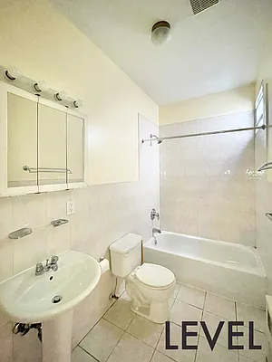 Rented by Level Group | media 75