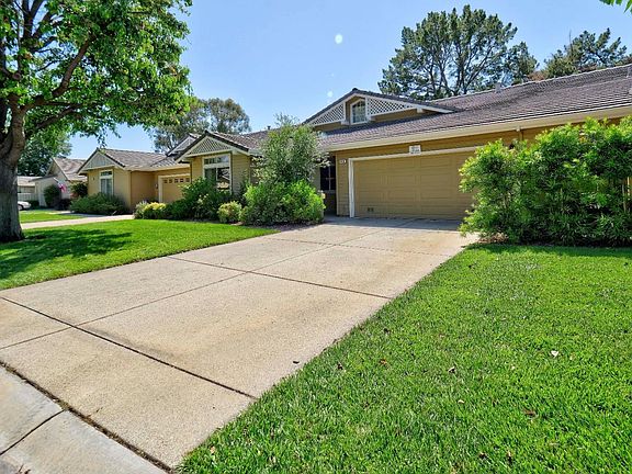 3rd image of 8636 Solera Dr
