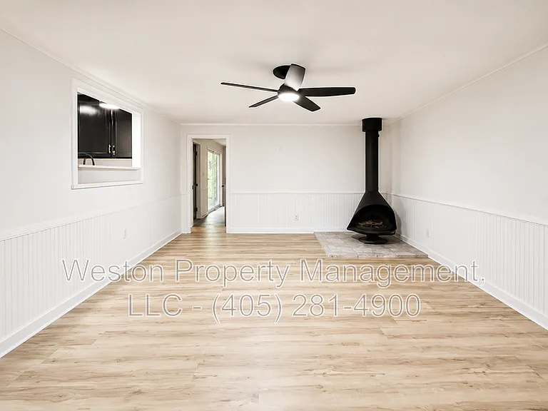 9609 Greystone Ave — Photo 2