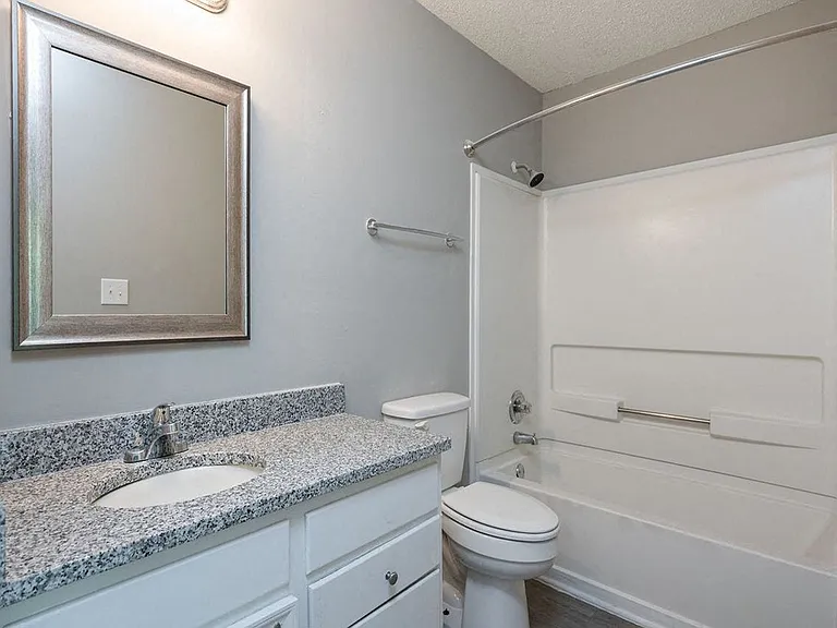 Willow Bend Apartments — Photo 16