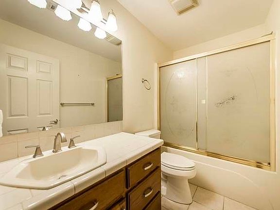 5th image of 150 Forest View Cir