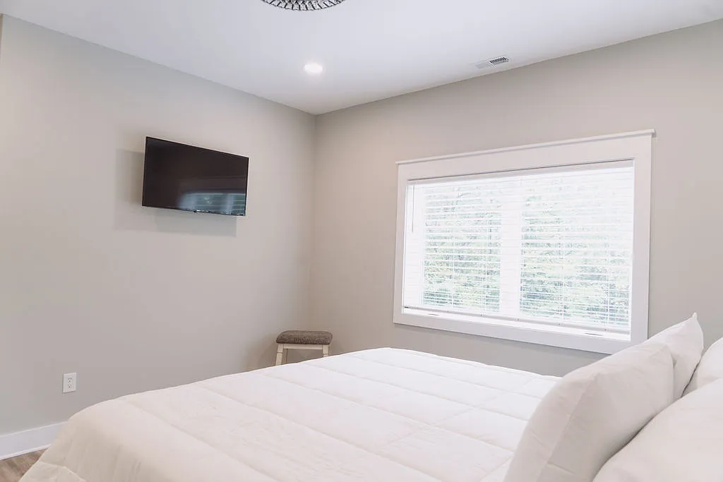 2 bed, 1.5 bath, 2000 sqft, $4,500 — Photo 4