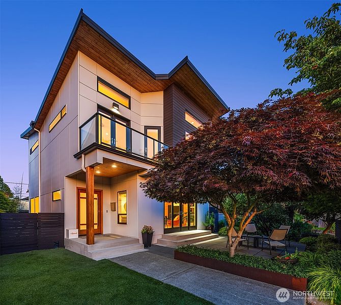2nd image of 2042 42nd Avenue E
