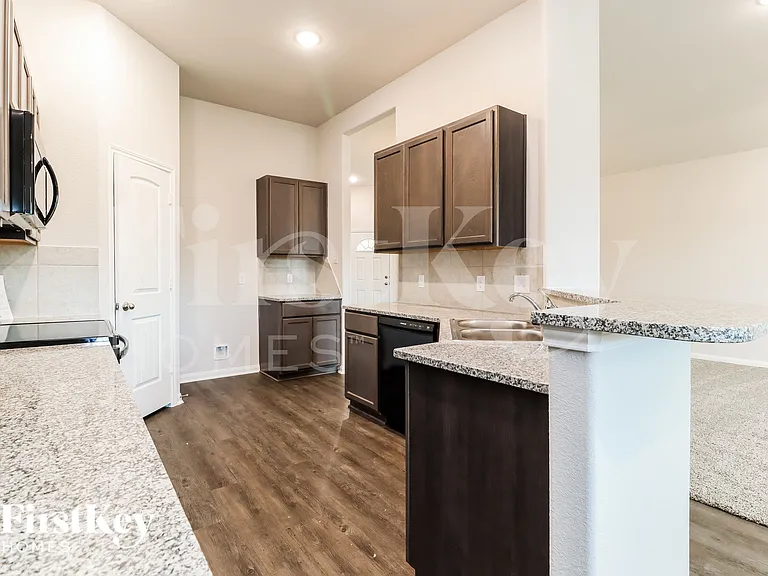 14735 Country Club Rd — Photo 8
