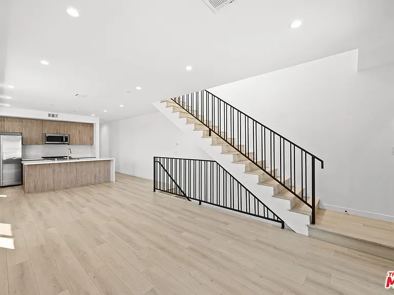 2123 S Cloverdale Ave #1 — Photo 1