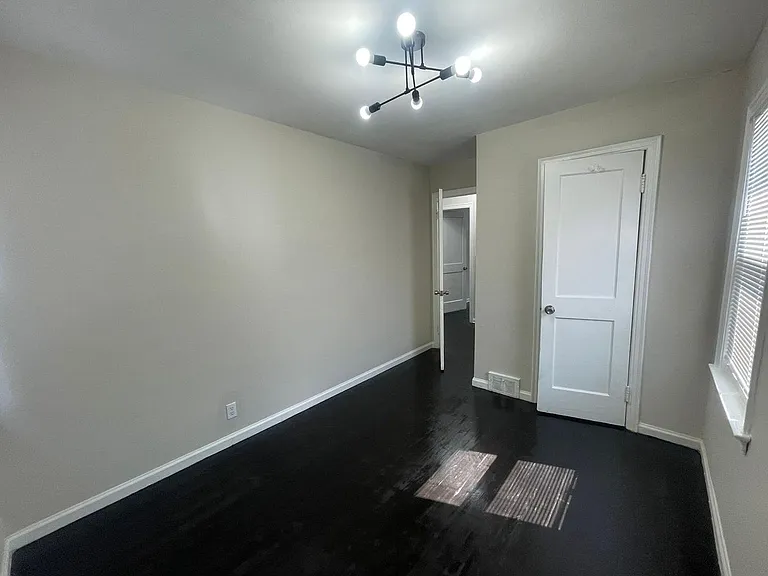 Detroit Luxury Living Apartments — Photo 27