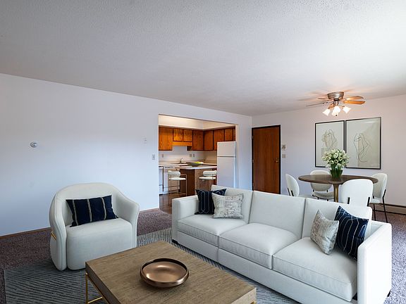 West Fargo, ND Clearview Apartments | 21A | Living