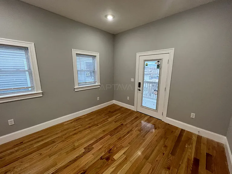 15 Harold St #3 — Photo 10