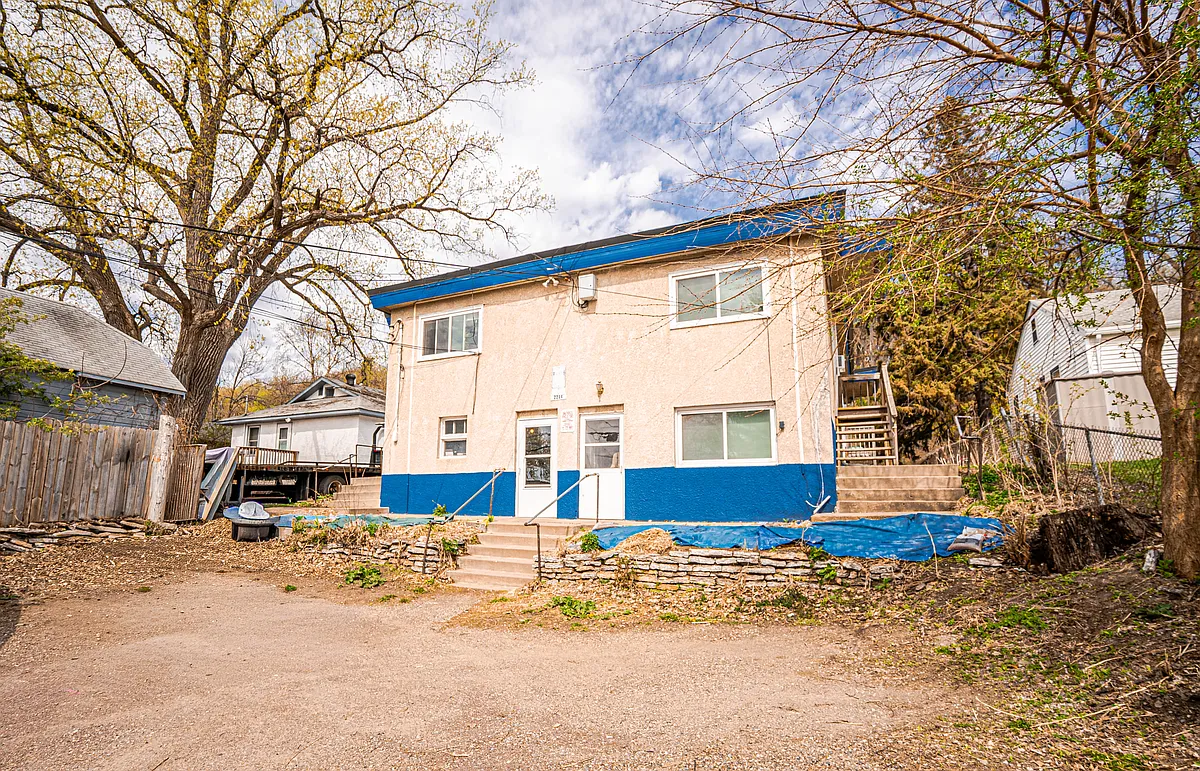 Building Photo - 2204 7th St W #7