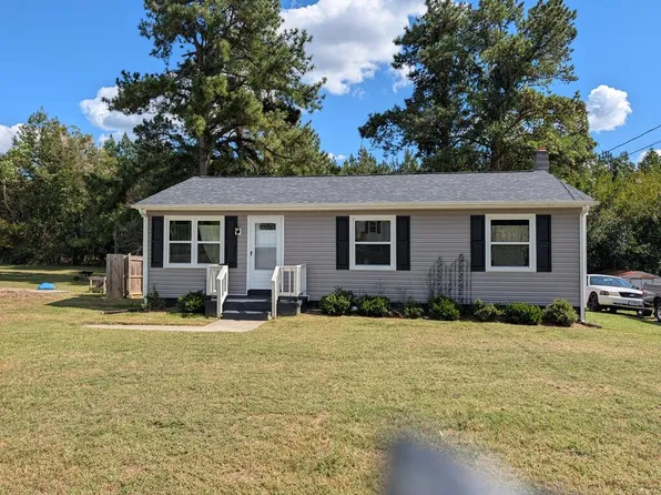 106 Viewbank St, Blackstone, VA 23824