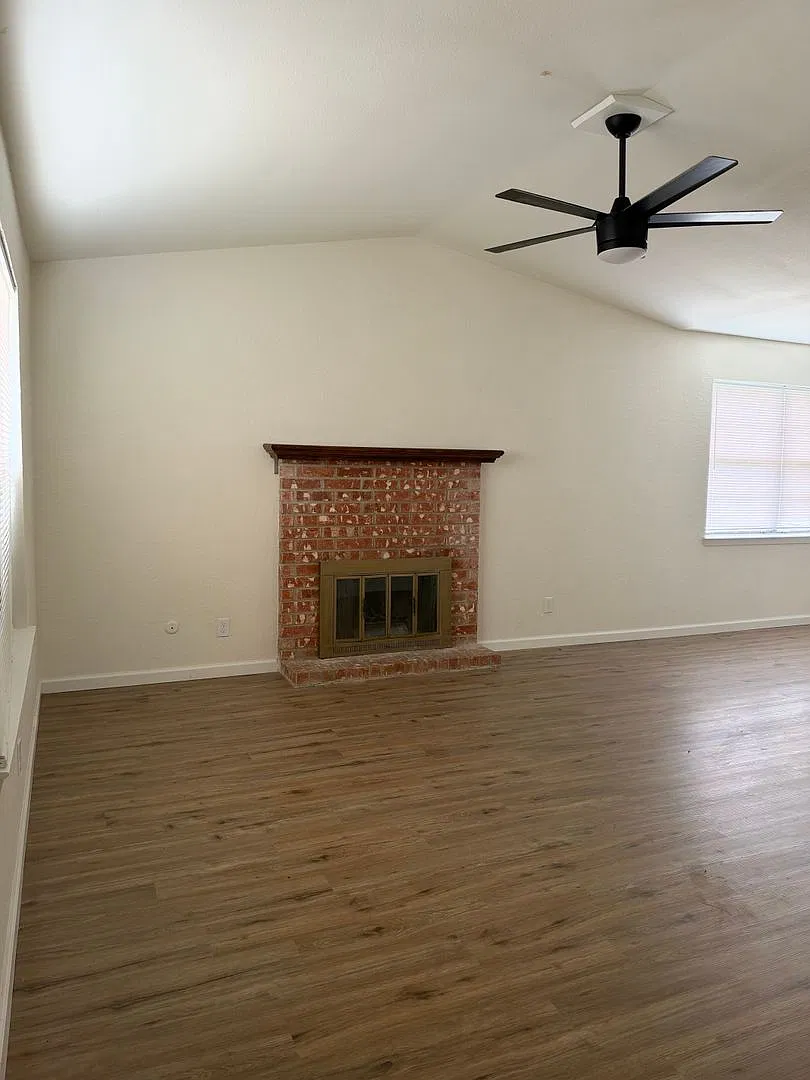 Move-In Special $500 Off 1st Month's Rent — Photo 2