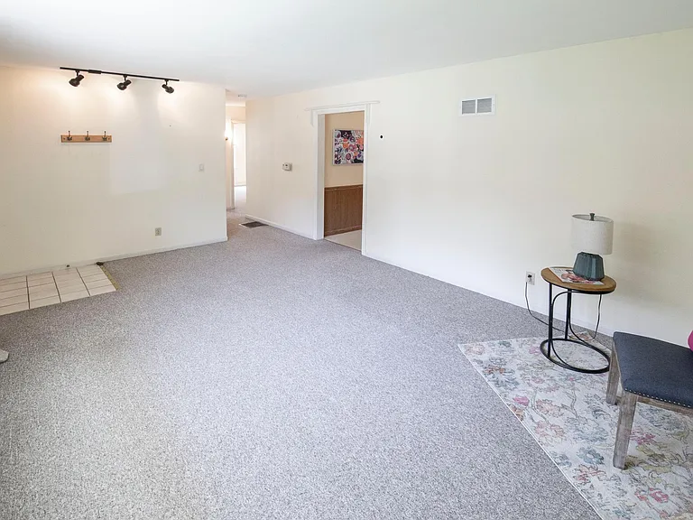7430 Reeds Ln — Photo 11