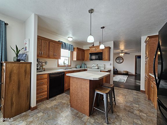 1021 Fayette Dr, Hazen, ND 58545 | Zillow