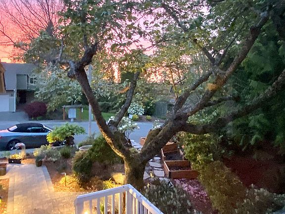 3rd image of 2732 174th Ave NE