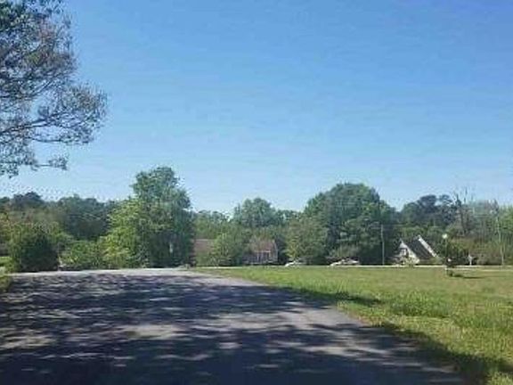 Exterior Neighborhood (street photo)