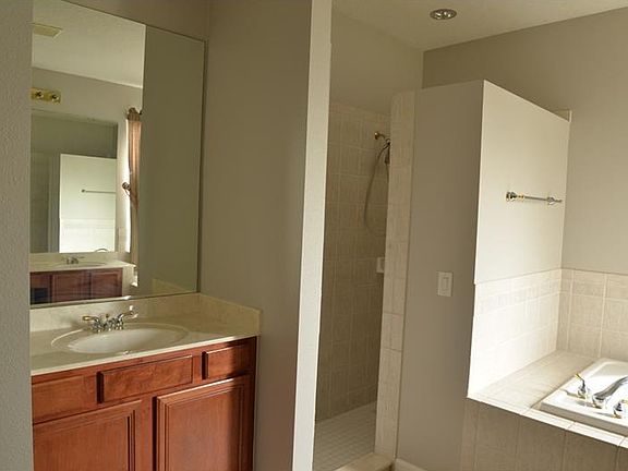 5th image of 320 Winghurst Blvd