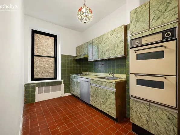 230 West 105th Street image 11 of 13