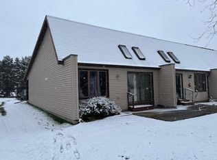 550 N Douglas St UNIT R, Ripon, WI 54971