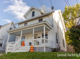 136 Page St NE, Grand Rapids, MI 49505