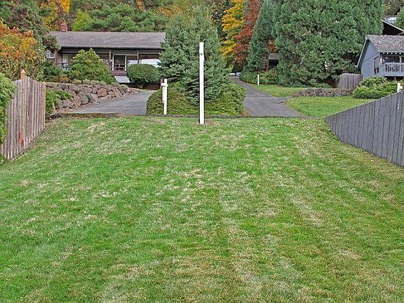 5th image of 12424 Holmes Point Dr NE