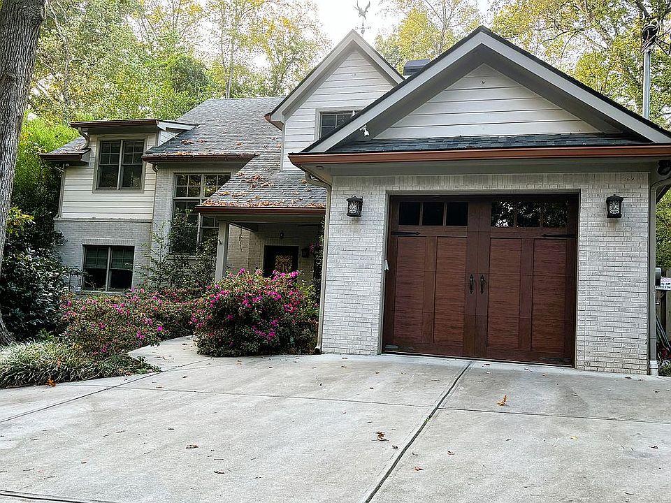 2nd image of 1880 Windemere Dr NE