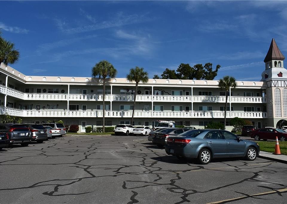 1st image of 2400 Columbia Dr APT 14