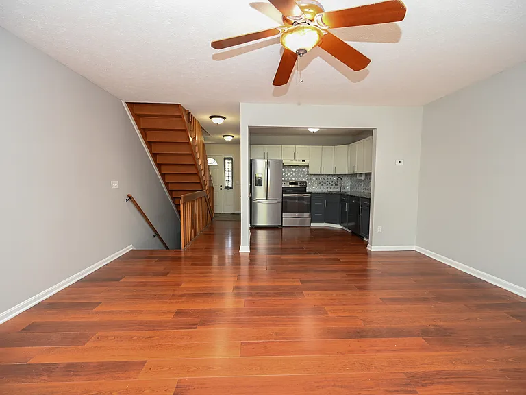 655 Almas Ct — Photo 12