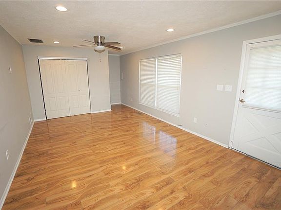5th image of 4802 Oakwood Trl Unit 4802