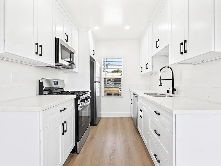 4021 Stevely Ave — Photo 31
