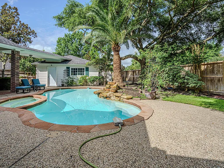 5415 Emerald Brk — Photo 33