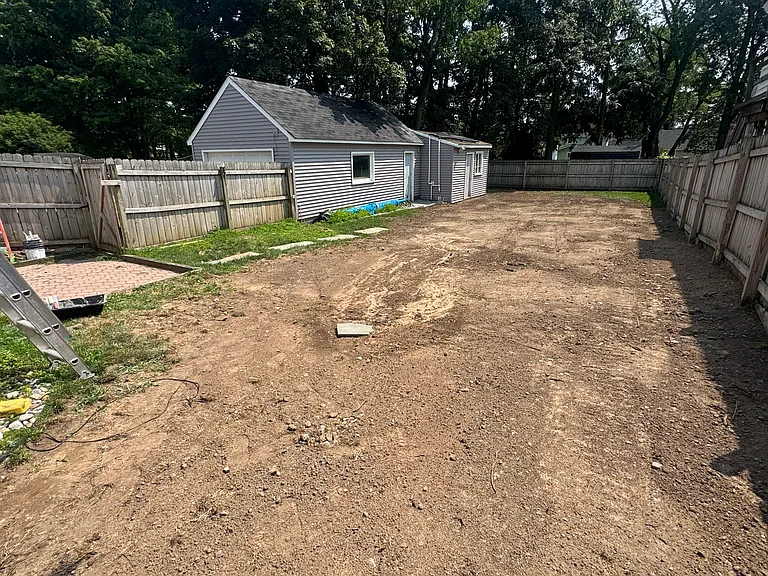 202 Melrose Dr — Photo 16