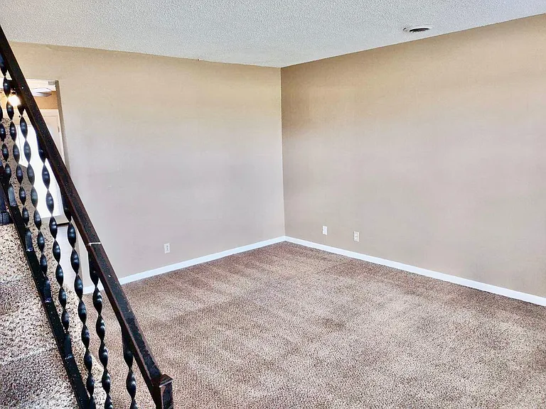 1070 Pembroke Oak Grove Rd #26 — Photo 7