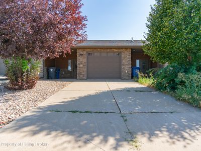 1153 Donna Ln, Dickinson, ND, 58601