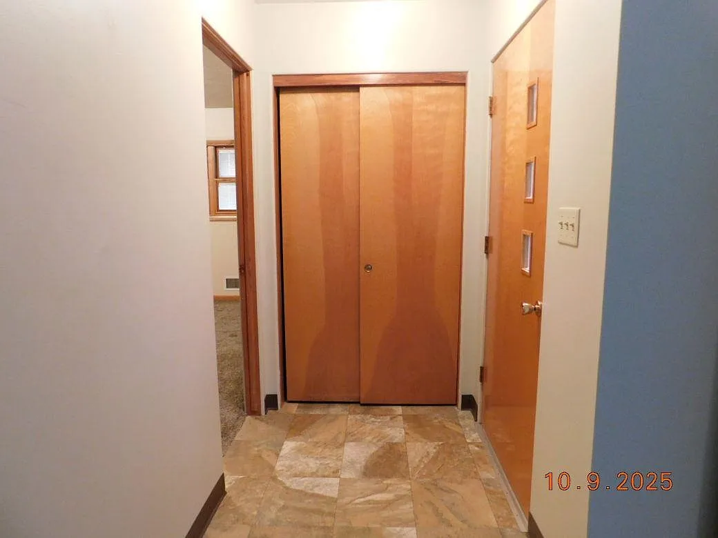 3 bed, 1194 sqft, $1,350 — Photo 2