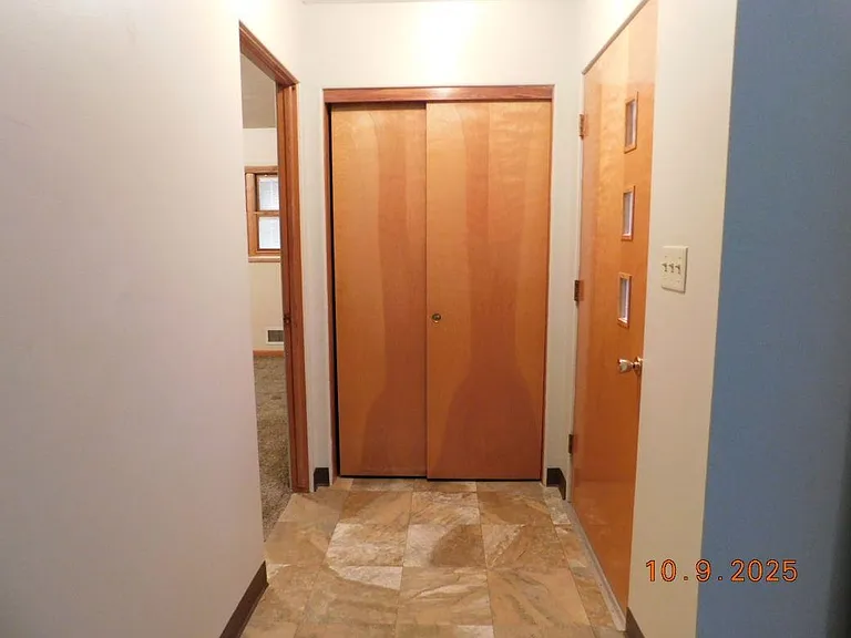 1720 Short St — Photo 2