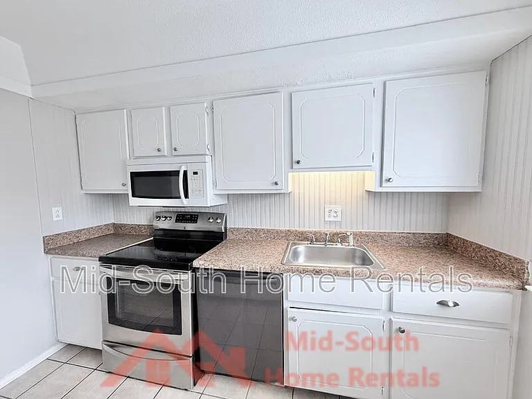 1869 E Poplar Woods Cir — Photo 6