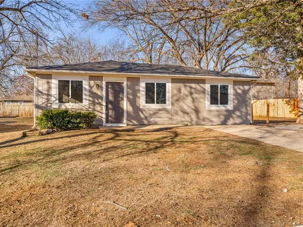 431 N Walnut St, Olathe, KS 66061