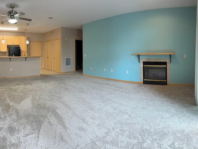 201 E Lane St #206 — Photo 1