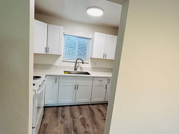 5th image of 180 Las Flores Dr