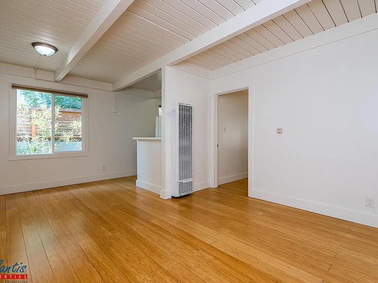 601 Middle Rd #8 — Photo 4