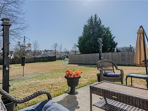 3rd image of 5312 Silverbrook Dr