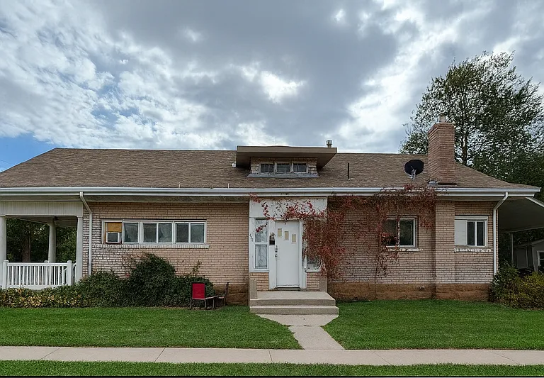 478 E 8th Ave — Photo 2