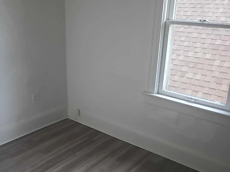 106 E Hudson St — Photo 7