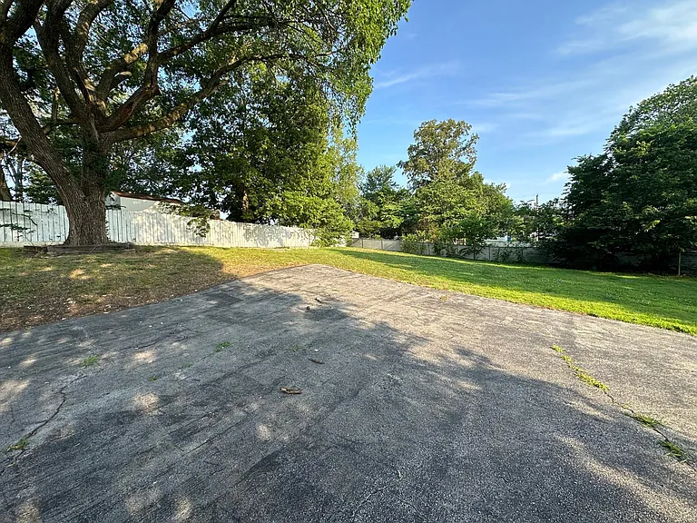3325 S Sergeant Ave — Photo 5