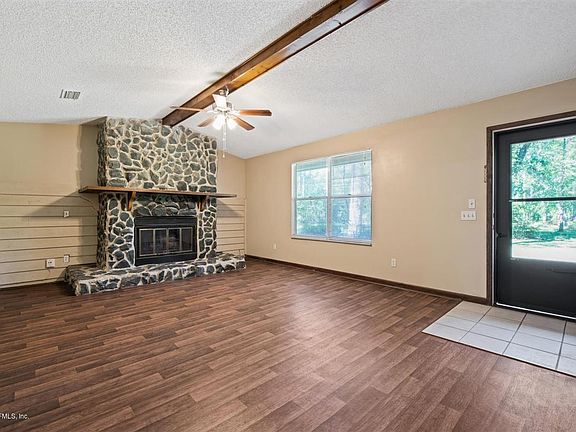 3rd image of 3015 Black Creek Dr