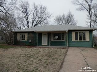 1125 Osage Dr, Salina, KS 67401