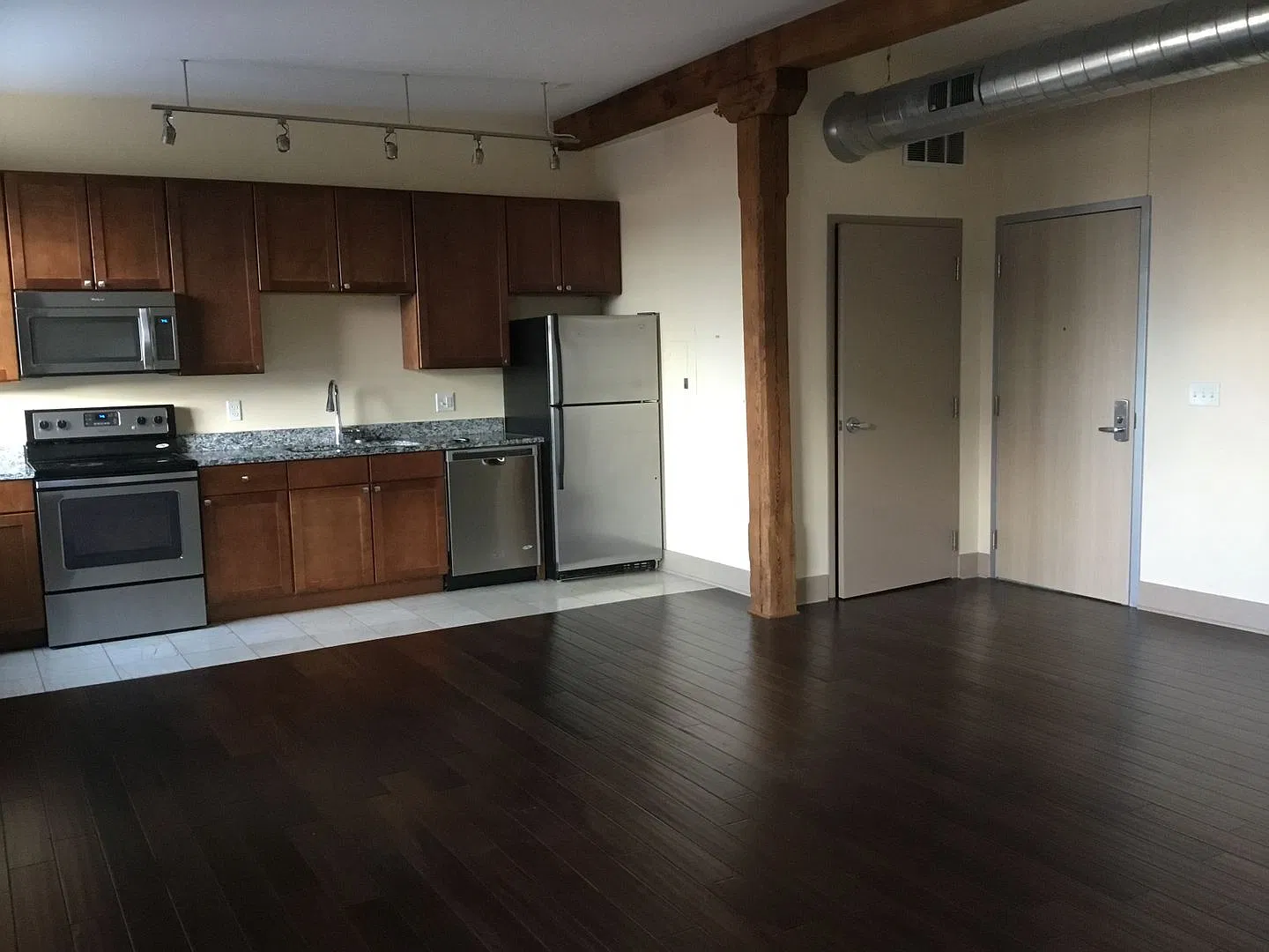 427 Pershing Ave — Photo 4