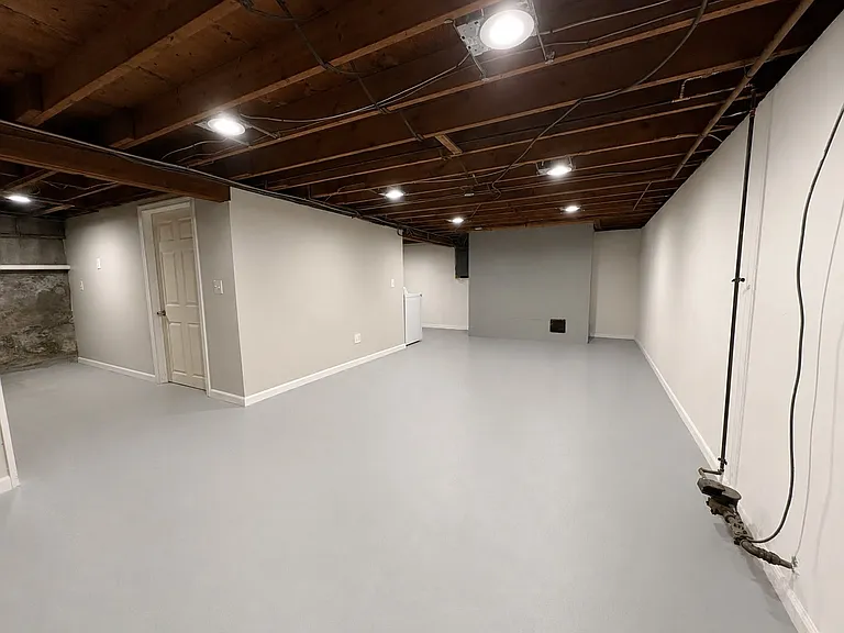 381 Colonial St — Photo 14