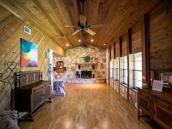 Lodge Downstairs Livingroom